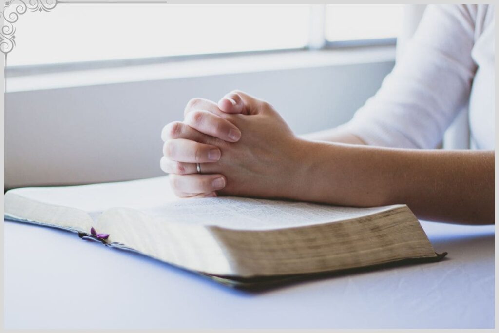 Comece o seu dia em oração, confiando a Deus suas preocupações e buscando Sua direção.