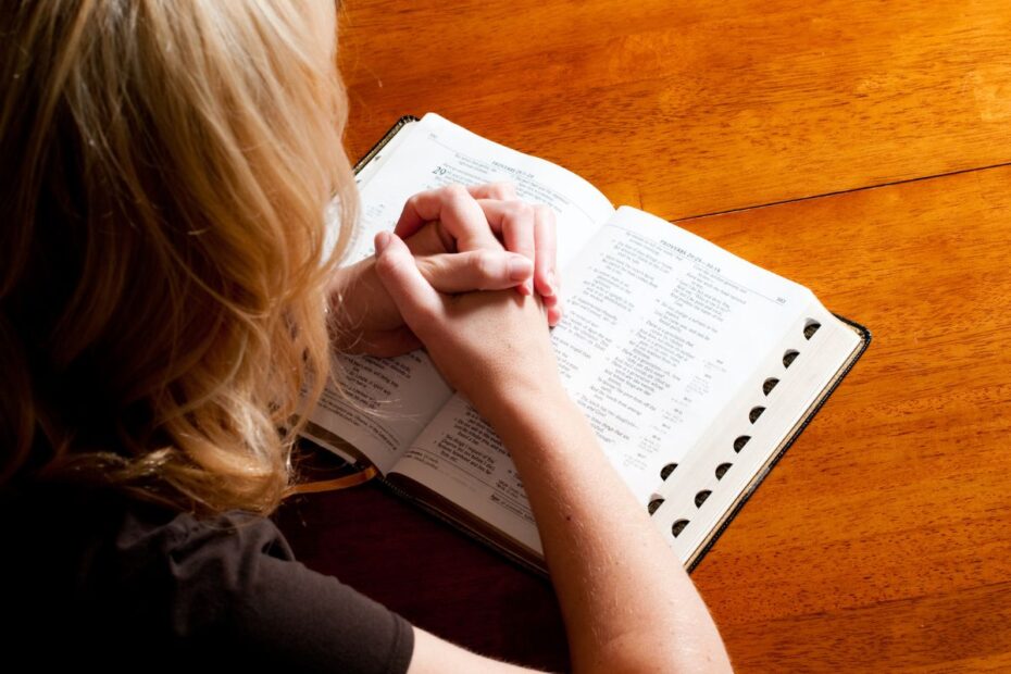 Devocional Noturno: Encerrando o Dia aos Pés de Deus